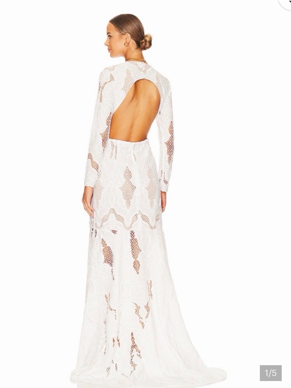 Elliatt White Lace Long-Sleeve Open-Back Maxi Dress